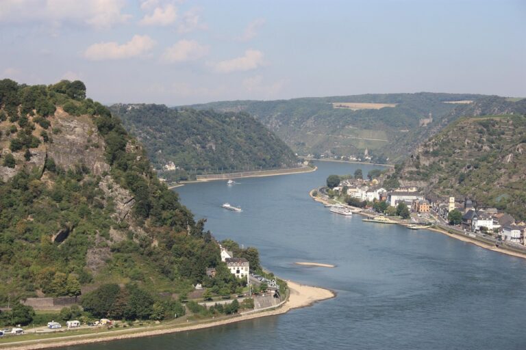 Am Ufer des Rheins – At the Banks of the Rhine River